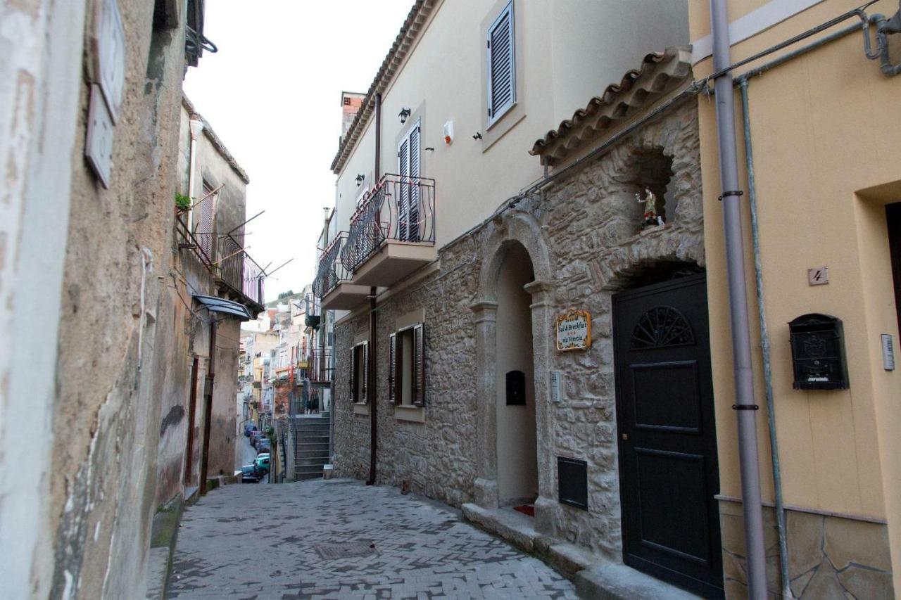 Bed&Breakfast Via Venezia Regalbuto Exterior foto