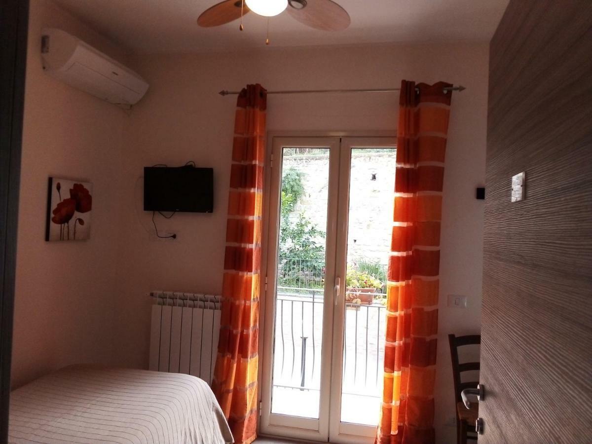 Bed&Breakfast Via Venezia Regalbuto Exterior foto