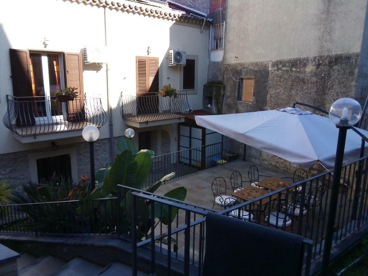 Bed&Breakfast Via Venezia Regalbuto Exterior foto